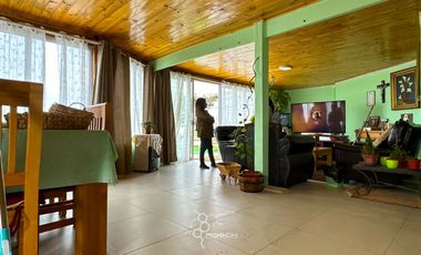 Oportunidad Casa Sólida con destino comercial