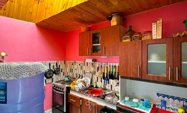 Oportunidad Casa Sólida con destino comercial