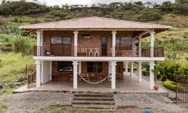 Casa con terreno en venta en Malacatos