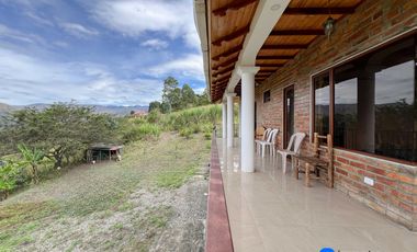 Casa con terreno en venta en Malacatos