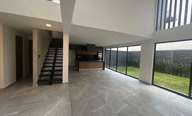 SE VENDE RESIDENCIA - PARQUE SOFIA