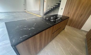 SE VENDE RESIDENCIA - PARQUE SOFIA