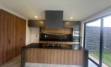 SE VENDE RESIDENCIA - PARQUE SOFIA