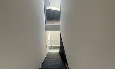 SE VENDE RESIDENCIA - PARQUE SOFIA