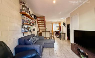 LOS ANDES - VENDE CASA DE DOS PISOS 3D 2B 3E - HERMANOS MARISTAS