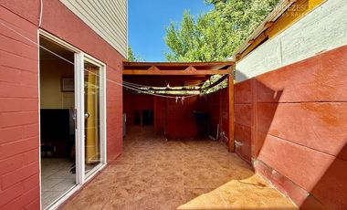 LOS ANDES - VENDE CASA DE DOS PISOS 3D 2B 3E - HERMANOS MARISTAS