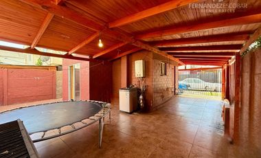 LOS ANDES - VENDE CASA DE DOS PISOS 3D 2B 3E - HERMANOS MARISTAS