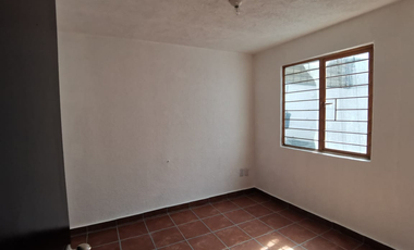 CASA A LA VENTA EN SANTA CRUZ DEL VALLE, TLAQUEPAQUE