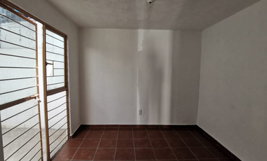 CASA A LA VENTA EN SANTA CRUZ DEL VALLE, TLAQUEPAQUE