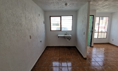 CASA A LA VENTA EN SANTA CRUZ DEL VALLE, TLAQUEPAQUE