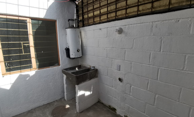 CASA A LA VENTA EN SANTA CRUZ DEL VALLE, TLAQUEPAQUE