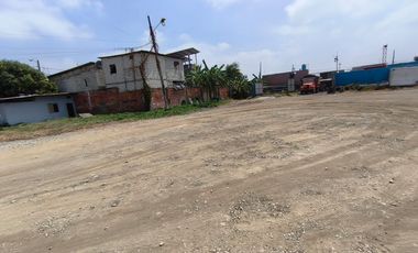 Arriendo terreno dentro de patio , cerrado.av  Narcisa  de Jesus , Perimetral