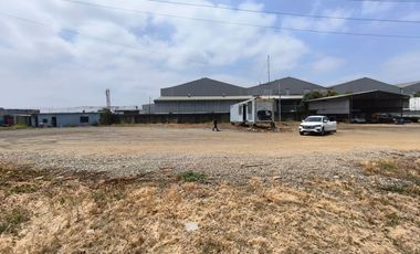 Arriendo terreno dentro de patio , cerrado.av  Narcisa  de Jesus , Perimetral