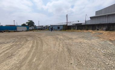 Arriendo terreno dentro de patio , cerrado.av  Narcisa  de Jesus , Perimetral