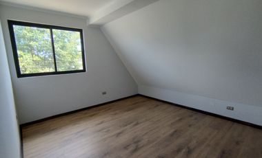 Se vende estupenda casa totalmente remodelada en excelente ubicación