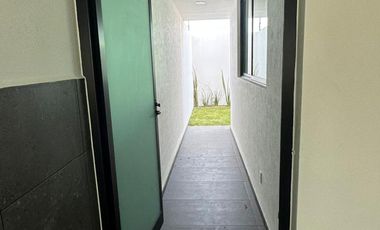 EXCLUSIVA  CASA EN VENTA, MODERNA CASA AMPLIA CON EXCELENTE UBICACIÓN EN LA EXCLUSIVA ZONA RESIDENCIAL DE METEPEC