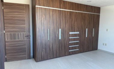 EXCLUSIVA  CASA EN VENTA, MODERNA CASA AMPLIA CON EXCELENTE UBICACIÓN EN LA EXCLUSIVA ZONA RESIDENCIAL DE METEPEC