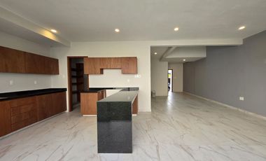 SE VENDE CASA EN Fraccionamiento Lomas de la Rioja, Veracruz, México