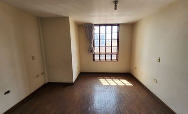 Vendo Amplio Duplex Mas Terraza en Cerca a La Plaza de La Bandera