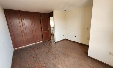 Vendo Amplio Duplex Mas Terraza en Cerca a La Plaza de La Bandera