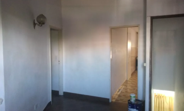 Venta Local Castelar Norte + Departamento