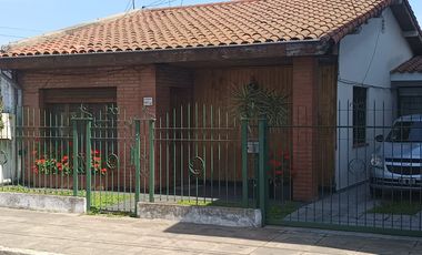 CASA CHALET 4 ambientes en PADUA