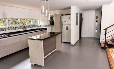 VENTA DE CASA CAMPESTRE DE 210 M2 EN CONJUNTO EN LA FLORIDA, MANIZALES CALDAS