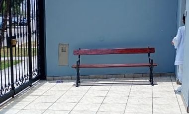 IMPECABLE CASA ENTRE PARQUES