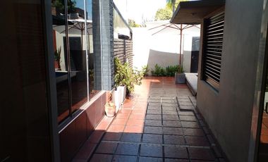 VENTA-CASA-GALPÓN TACUARI 8200