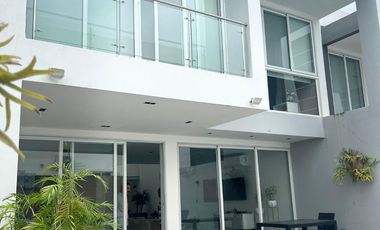 Via la Costa, Alquilo Hermosa Casa con Acabdos de Primera y Piscina