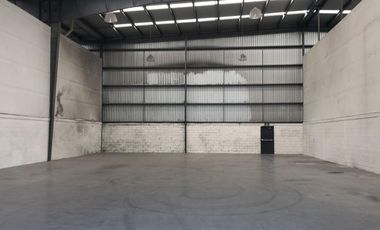 BODEGA EN RENTA 526M2
