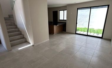 CASA EN VENTA DE DISEÑO PROPIO CERCA DE LA UNIVERSIDAD ANÁHUAC