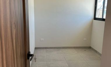 CASA EN VENTA DE DISEÑO PROPIO CERCA DE LA UNIVERSIDAD ANÁHUAC