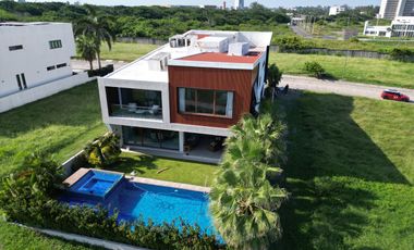 SE VENDE CASA EN Dos Riberas Residencial & Club de Golf, Veracruz, México