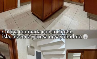 Lujosa y amplia casa, con 512m2 de construcción.