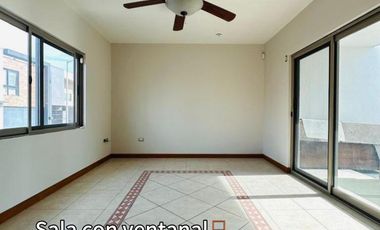 Lujosa y amplia casa, con 512m2 de construcción.