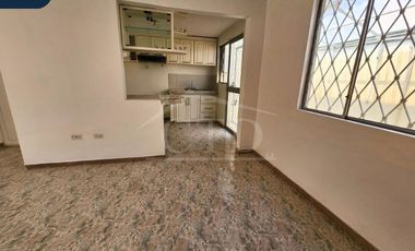 Vendo casa en conjunto, Sector Llano Grande, Norte de Quito
