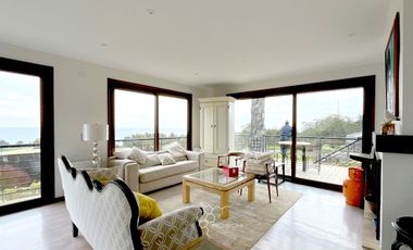 Casa Muy alto estándar 4D/3B en condominio Privado