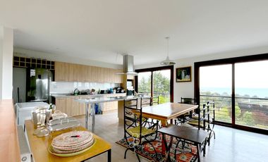 Casa Muy alto estándar 4D/3B en condominio Privado