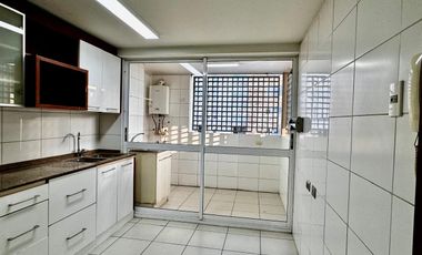 Condiciones Especiales de Financiamiento para  Departamento 3D, 2B, 2 Estacionamientos y Bodega. Las Tranqueras Oriente 2525, Vitacura