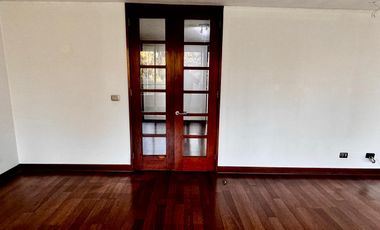 Condiciones Especiales de Financiamiento para  Departamento 3D, 2B, 2 Estacionamientos y Bodega. Las Tranqueras Oriente 2525, Vitacura