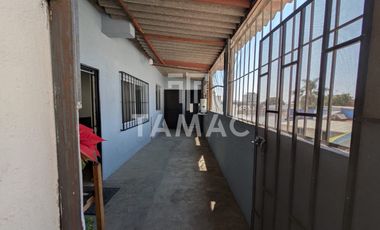 Venta de terreno comercial con locales en Paseo Cuauhnahuac