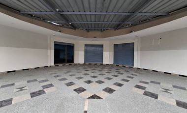 Manta, Alquilo Local Comercial