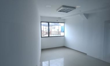 Manta, Alquilo Local Comercial