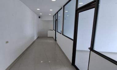 Manta, Alquilo Local Comercial