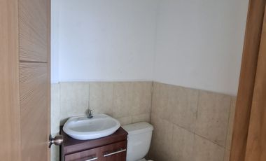 Manta, Alquilo Local Comercial