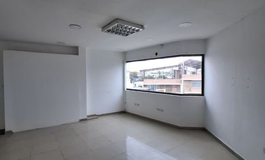 Manta, Alquilo Local Comercial