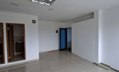 Manta, Alquilo Local Comercial