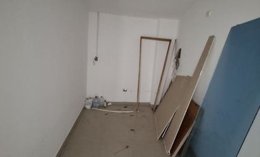 Manta, Alquilo Local Comercial