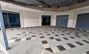 Manta, Alquilo Local Comercial